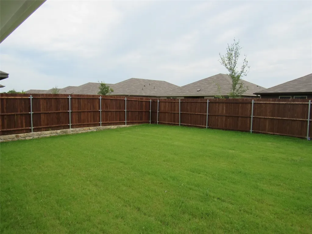 1612 Tin Roof Road Krum TX 76249