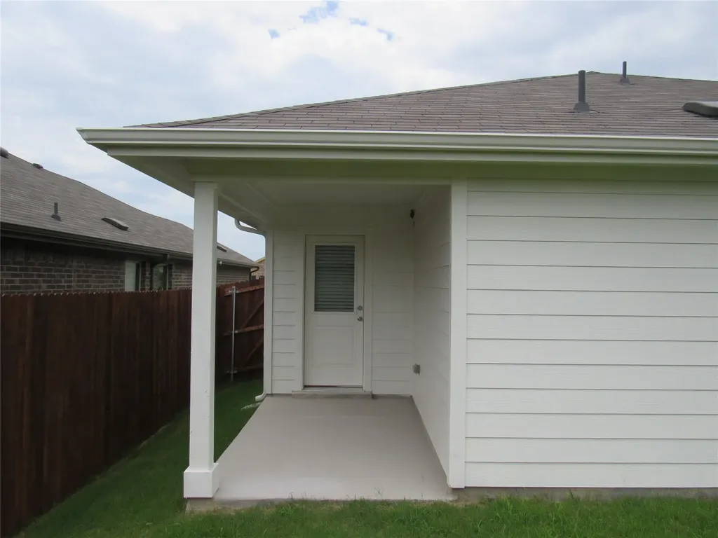1612 Tin Roof Road Krum TX 76249