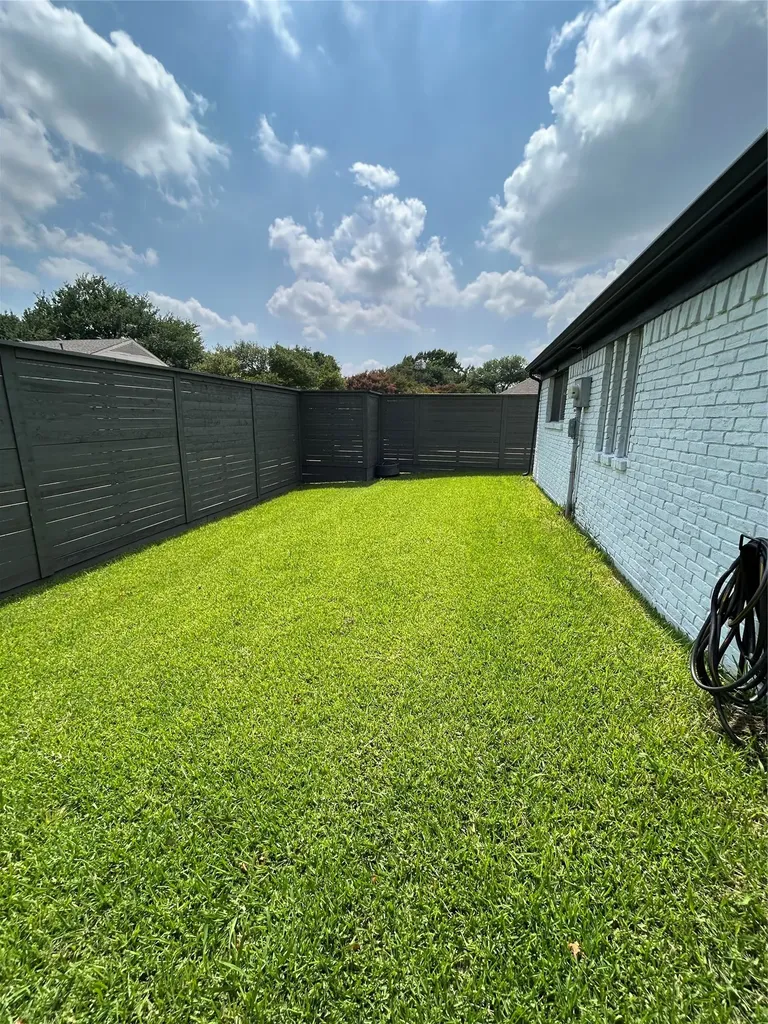 6014 Daven Oaks Drive Dallas TX 75248