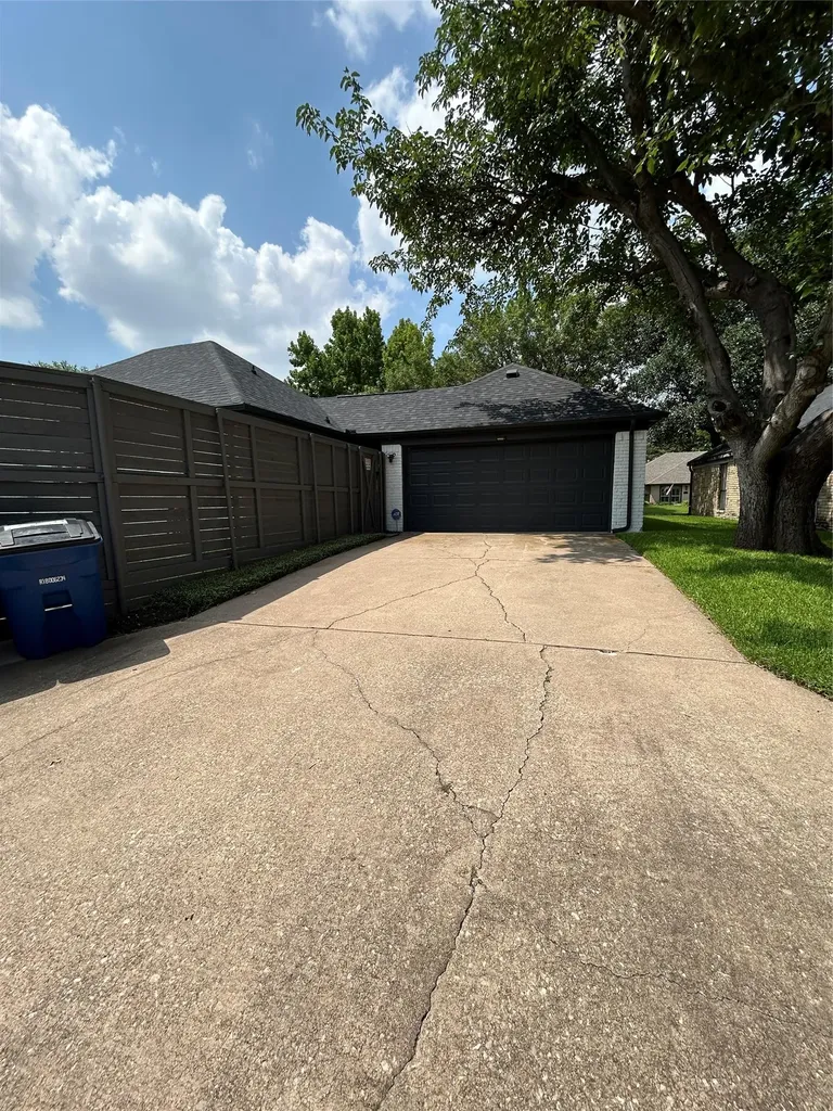 6014 Daven Oaks Drive Dallas TX 75248