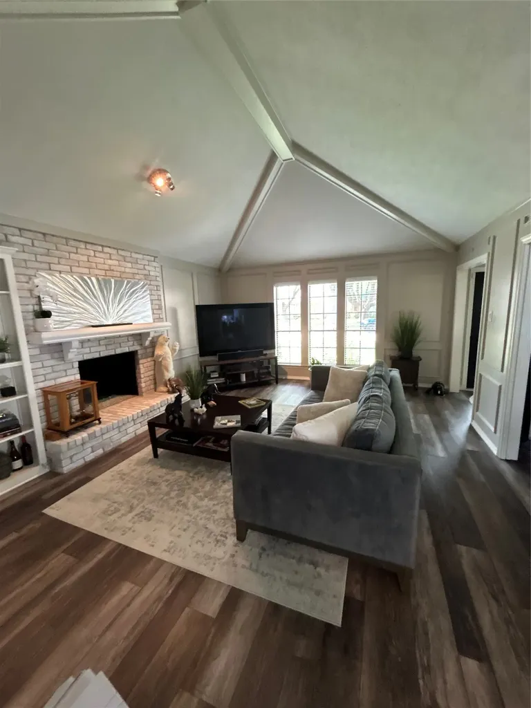 6014 Daven Oaks Drive Dallas TX 75248
