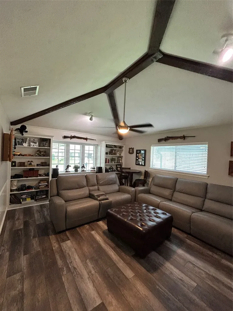6014 Daven Oaks Drive Dallas TX 75248