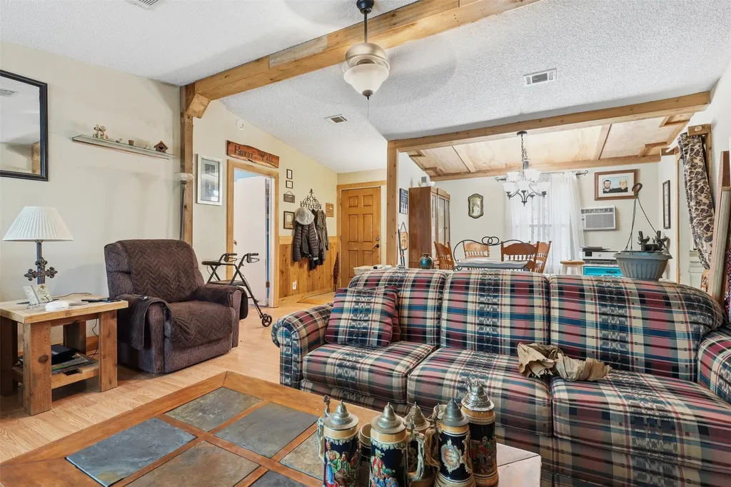 1135 County Road 2005 Glen Rose TX 76690