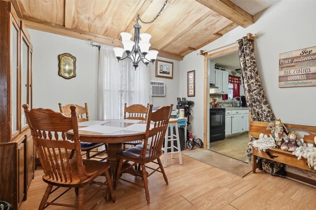 1135 County Road 2005 Glen Rose TX 76690