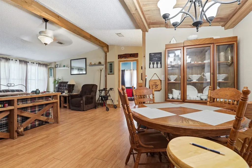 1135 County Road 2005 Glen Rose TX 76690