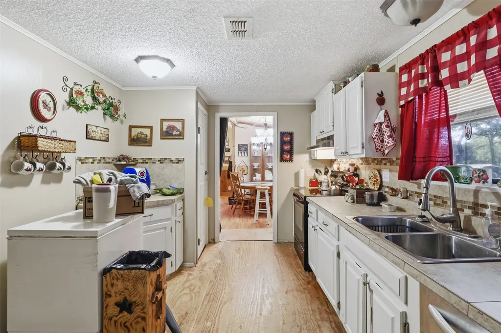 1135 County Road 2005 Glen Rose TX 76690