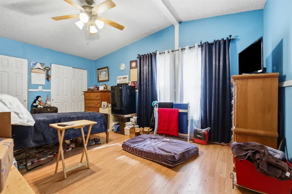1135 County Road 2005 Glen Rose TX 76690