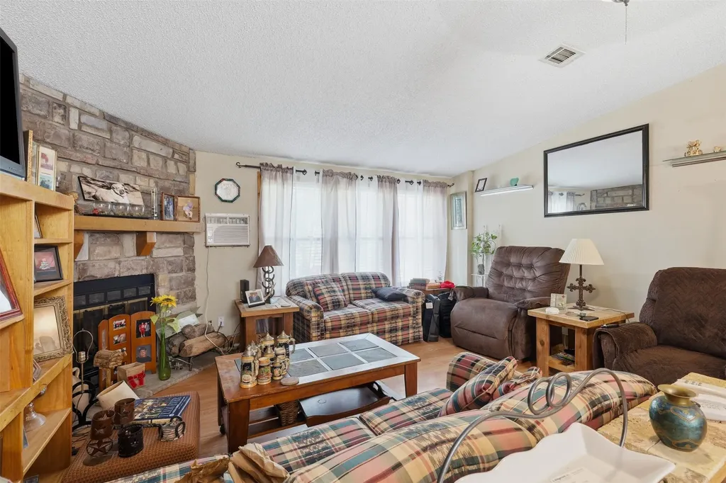1135 County Road 2005 Glen Rose TX 76690