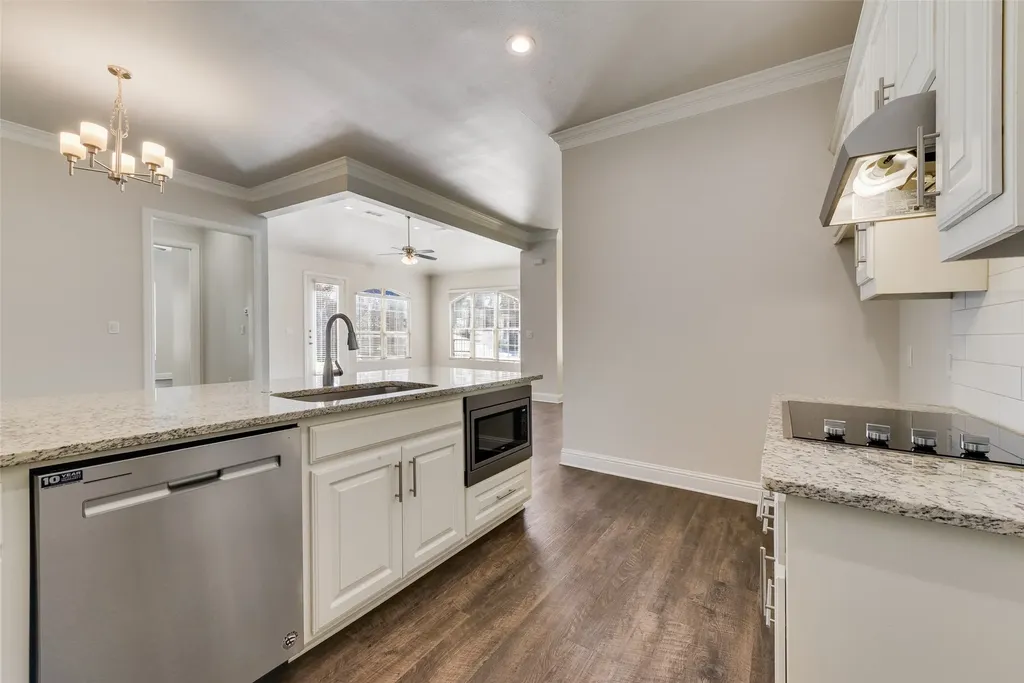 8841 Creek Run Road Fort Worth TX 76120