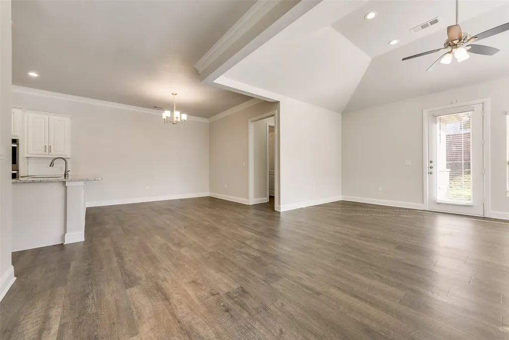 8841 Creek Run Road Fort Worth TX 76120