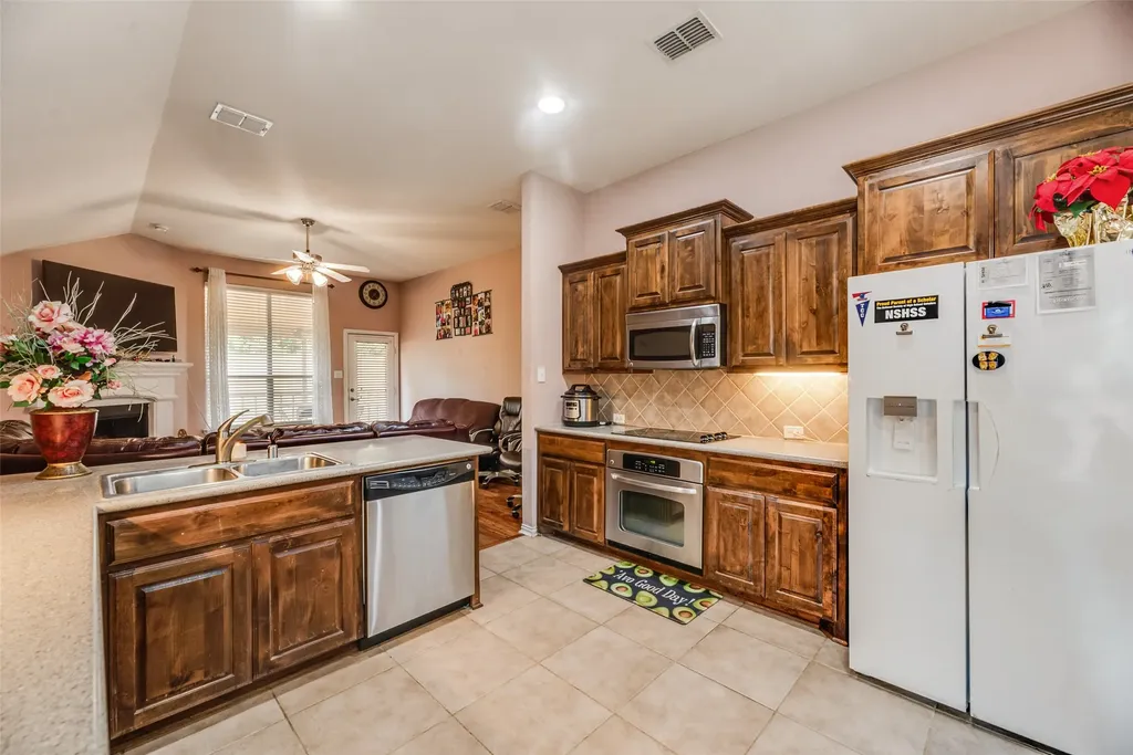 10128 Longranger Drive Fort Worth TX 76053