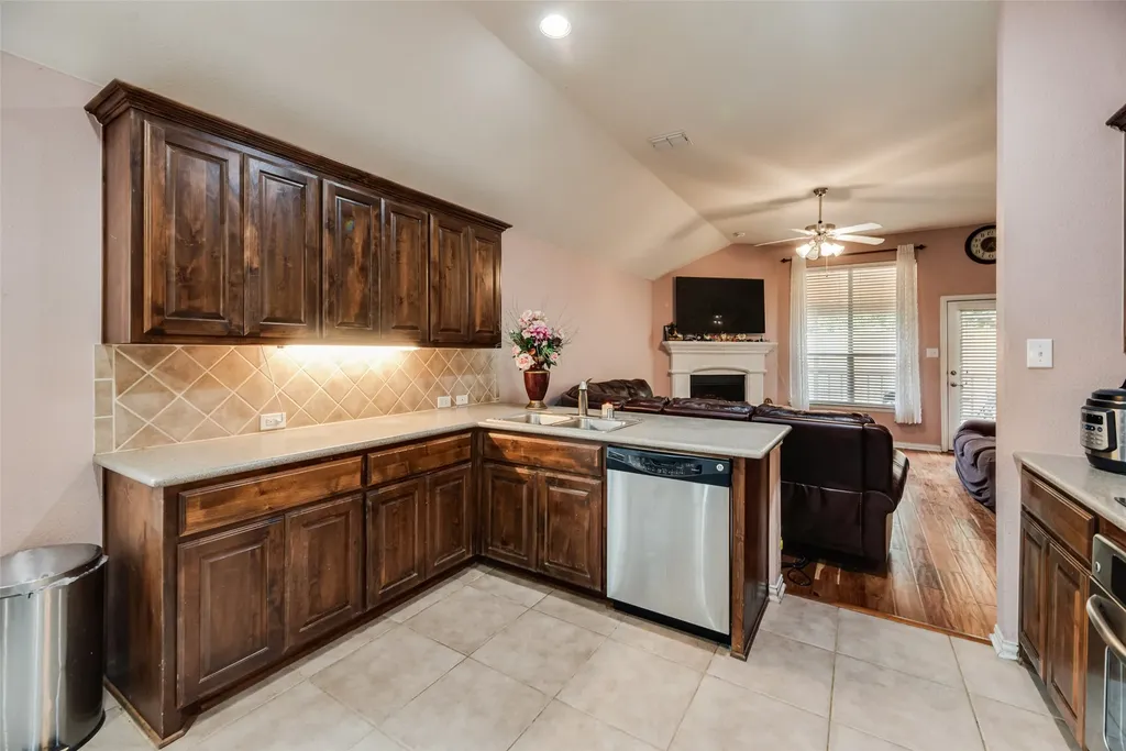 10128 Longranger Drive Fort Worth TX 76053