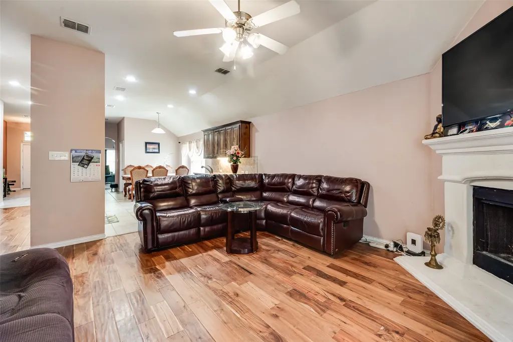 10128 Longranger Drive Fort Worth TX 76053