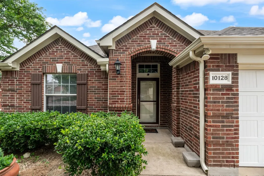 10128 Longranger Drive Fort Worth TX 76053
