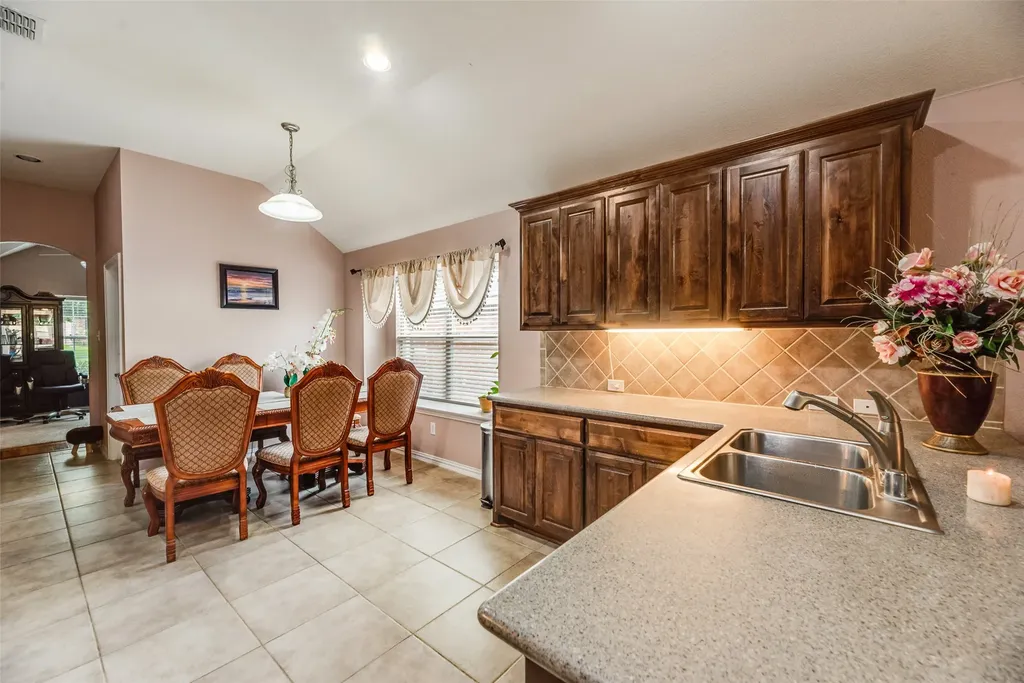 10128 Longranger Drive Fort Worth TX 76053