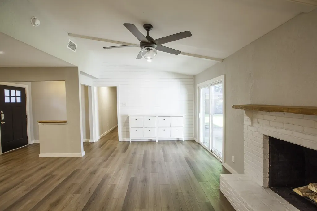3346 Townsend Drive Dallas TX 75229