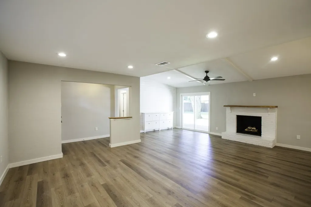 3346 Townsend Drive Dallas TX 75229