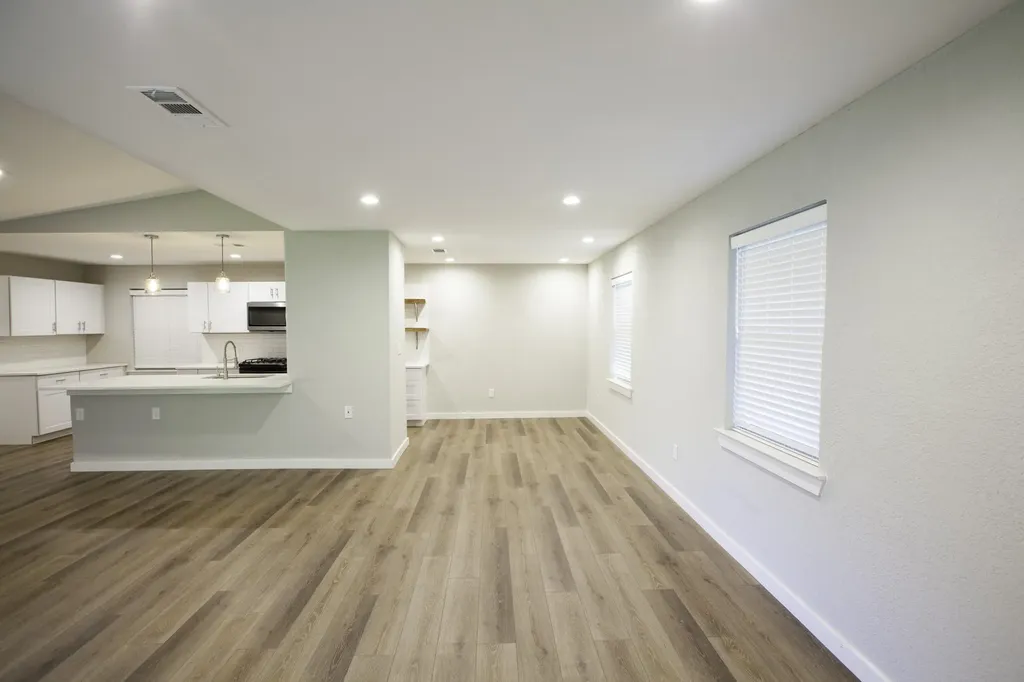3346 Townsend Drive Dallas TX 75229