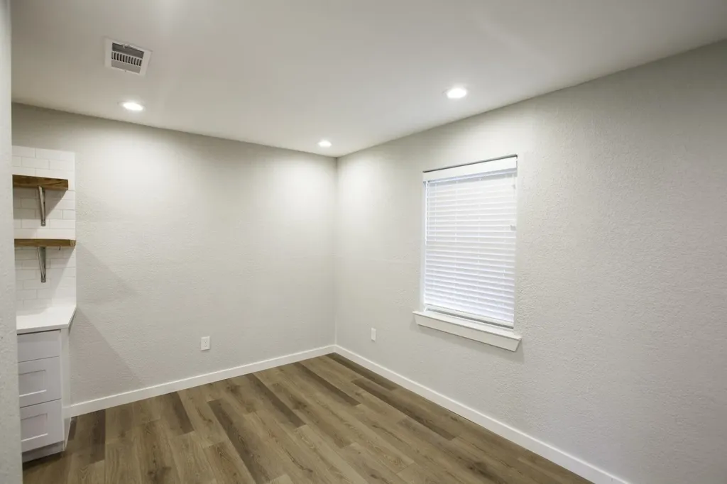 3346 Townsend Drive Dallas TX 75229