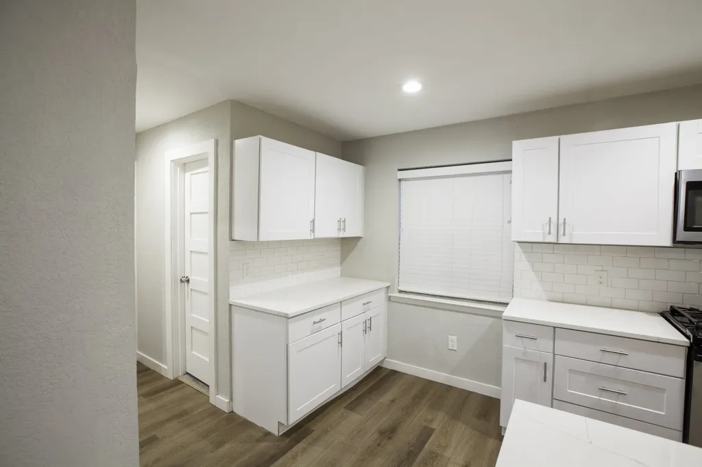 3346 Townsend Drive Dallas TX 75229
