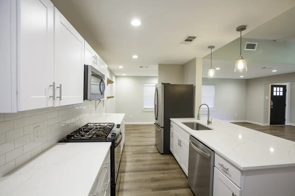 3346 Townsend Drive Dallas TX 75229
