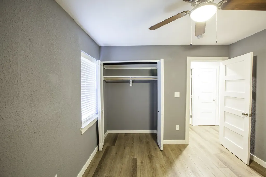 3346 Townsend Drive Dallas TX 75229