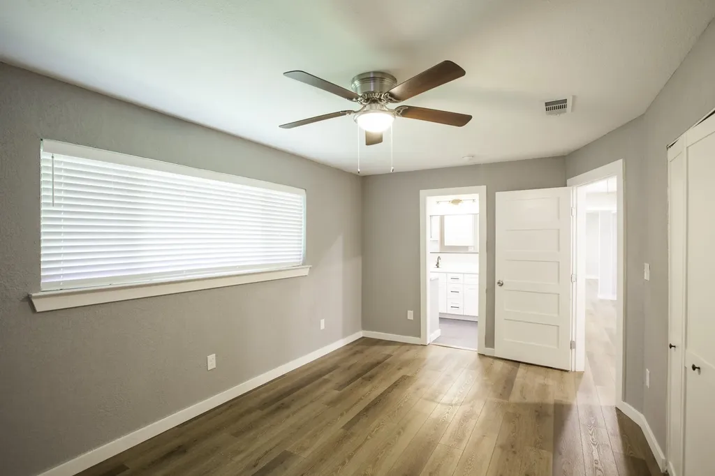 3346 Townsend Drive Dallas TX 75229