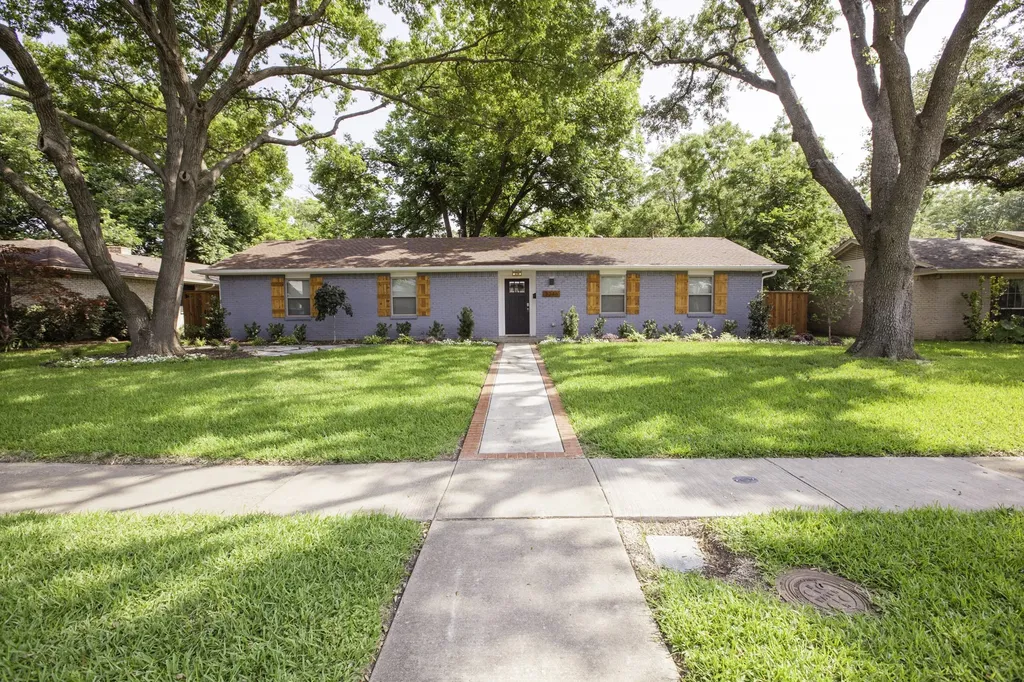 3346 Townsend Drive Dallas TX 75229