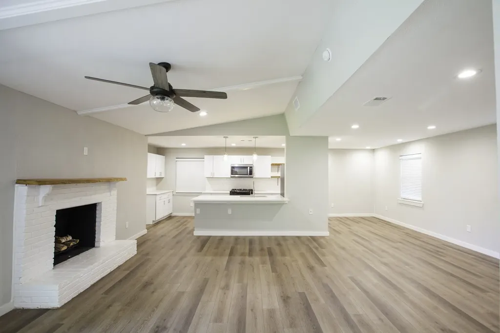 3346 Townsend Drive Dallas TX 75229