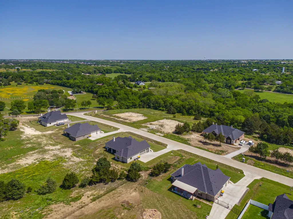 2561 Posey Lane Waxahachie TX 75167