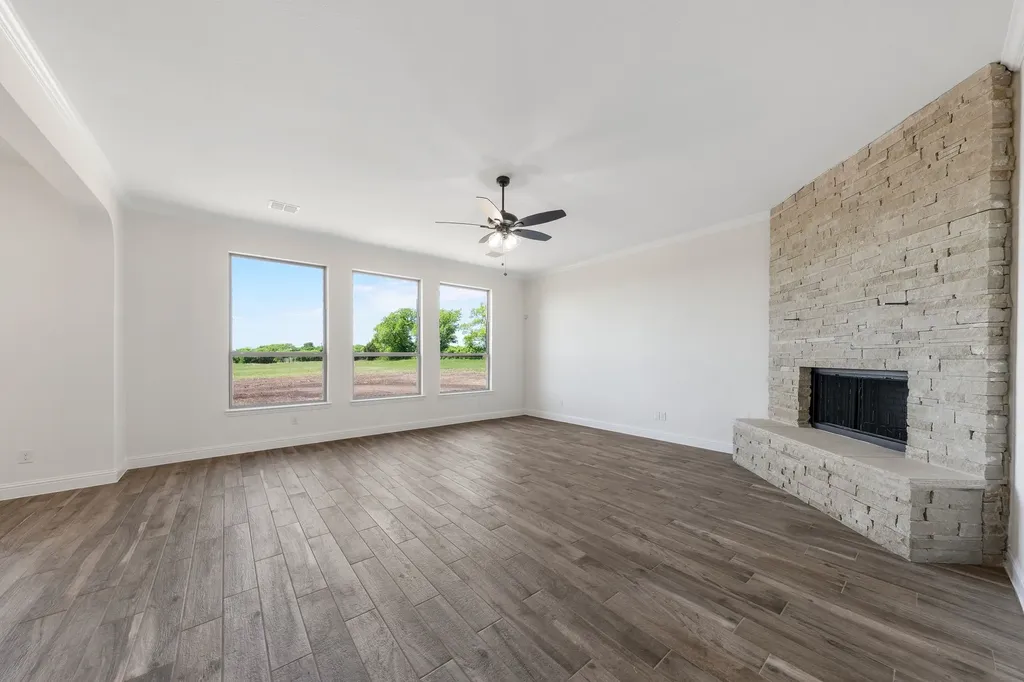 2561 Posey Lane Waxahachie TX 75167