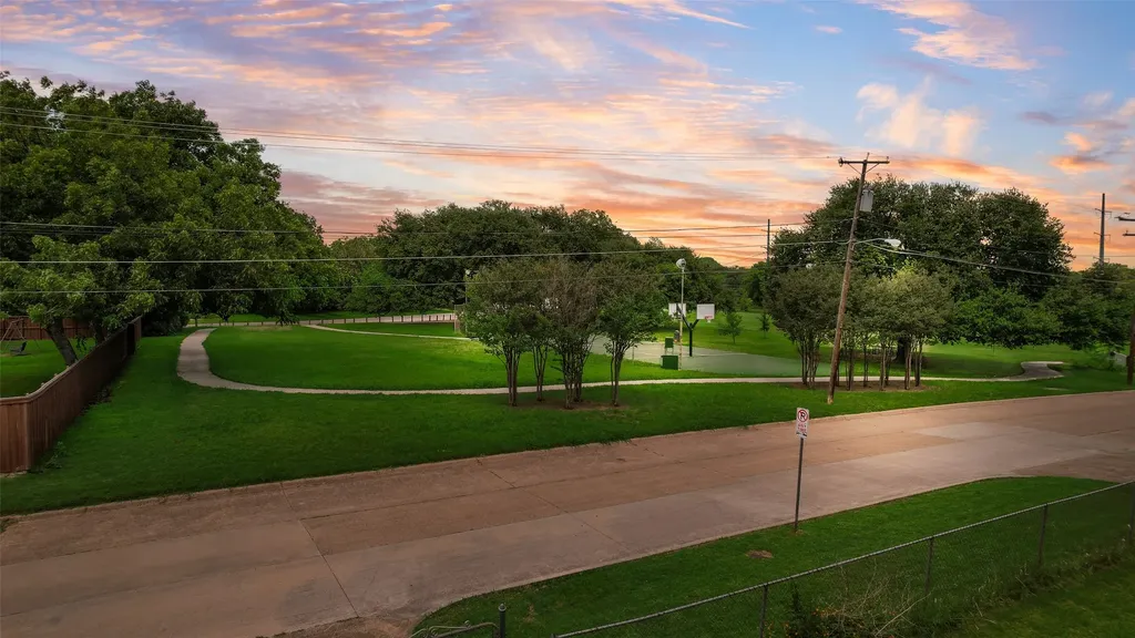 9034 Groveland Drive Dallas TX 75218