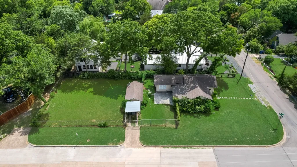 9034 Groveland Drive Dallas TX 75218