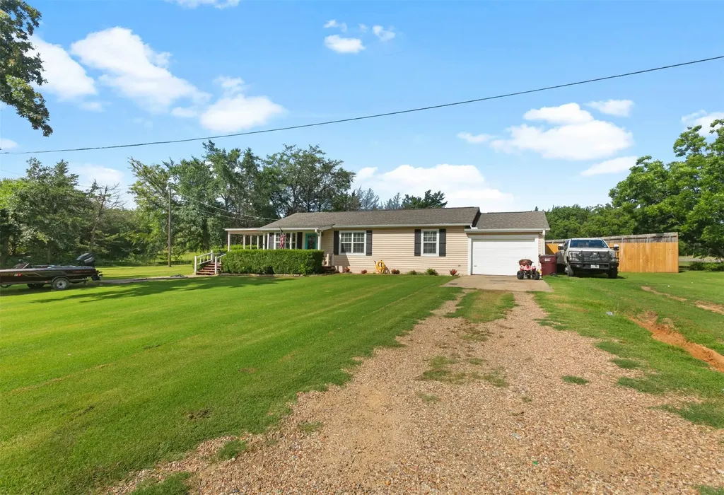1400 Nunn Circle Bonham TX 75418