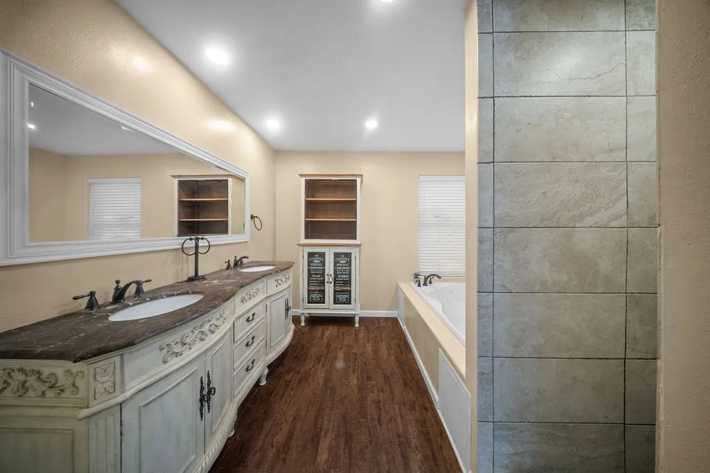 203 Farmer Drive Malakoff TX 75148
