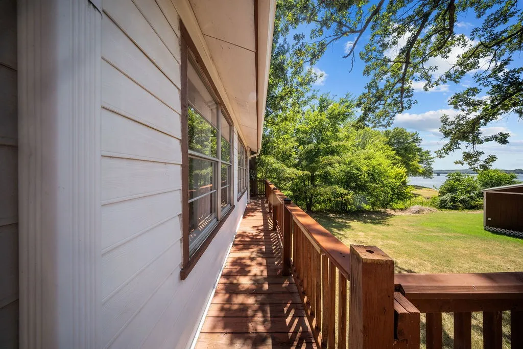 203 Farmer Drive Malakoff TX 75148