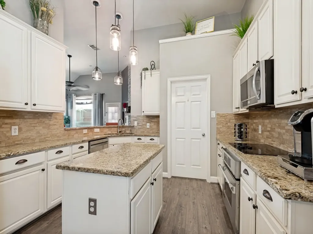 438 Southridge Way Irving TX 75063