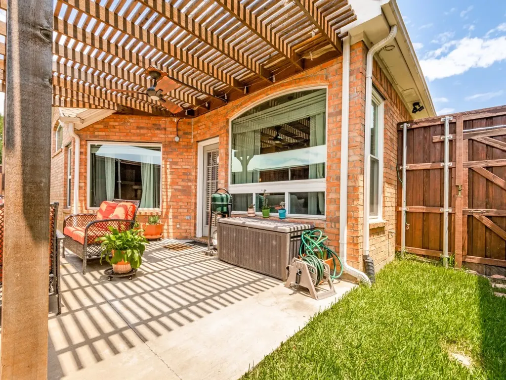 438 Southridge Way Irving TX 75063