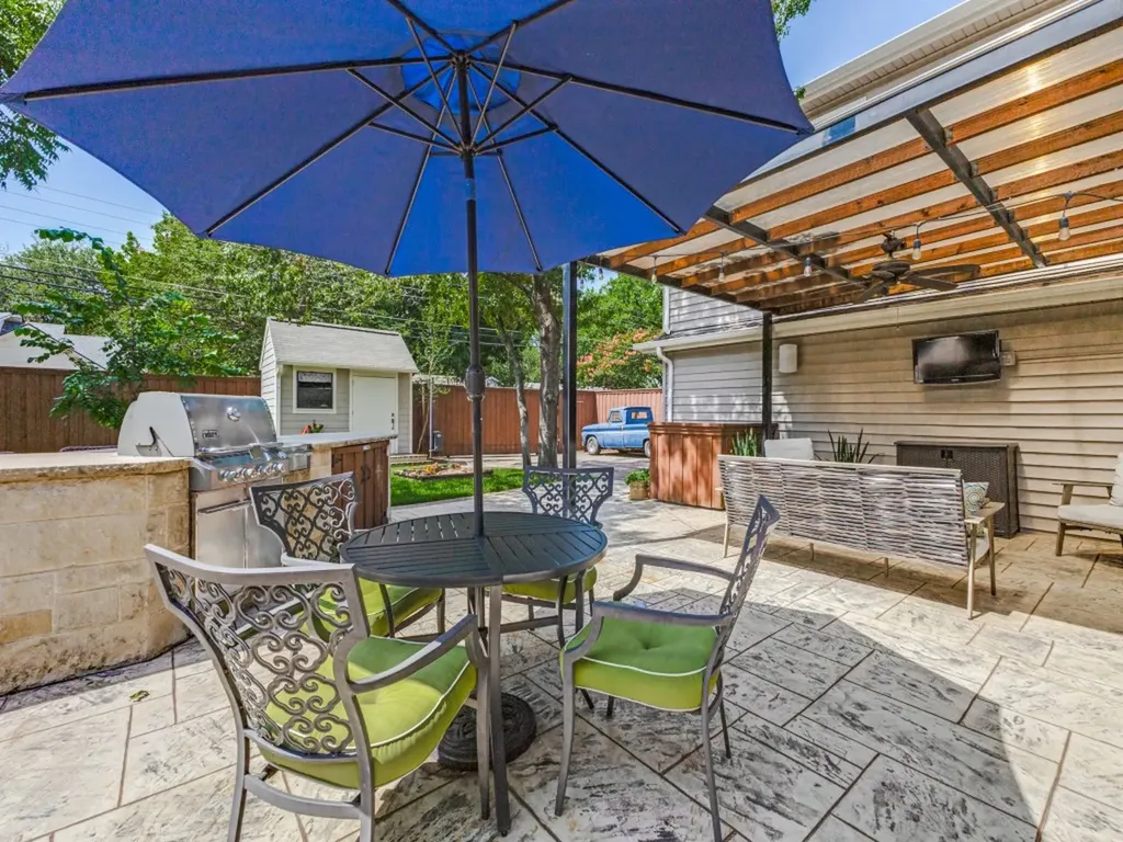 3326 Regent Drive Dallas TX 75229