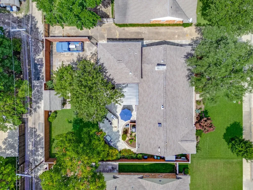 3326 Regent Drive Dallas TX 75229