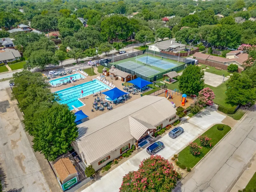 3326 Regent Drive Dallas TX 75229