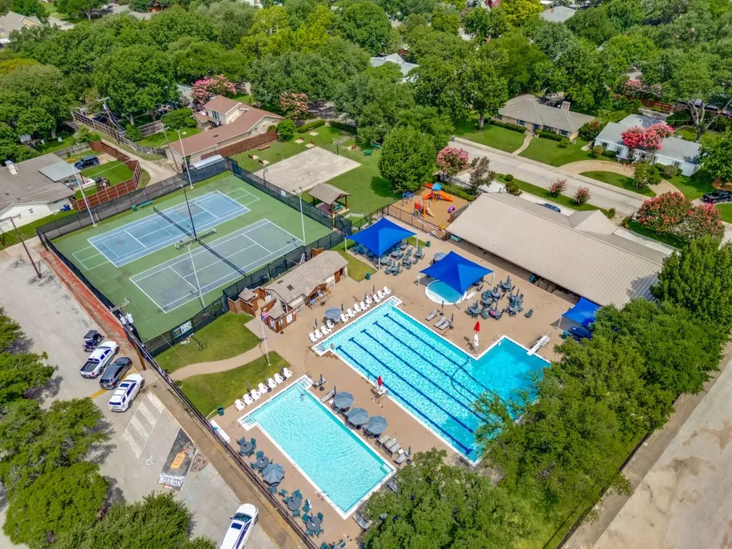 3326 Regent Drive Dallas TX 75229
