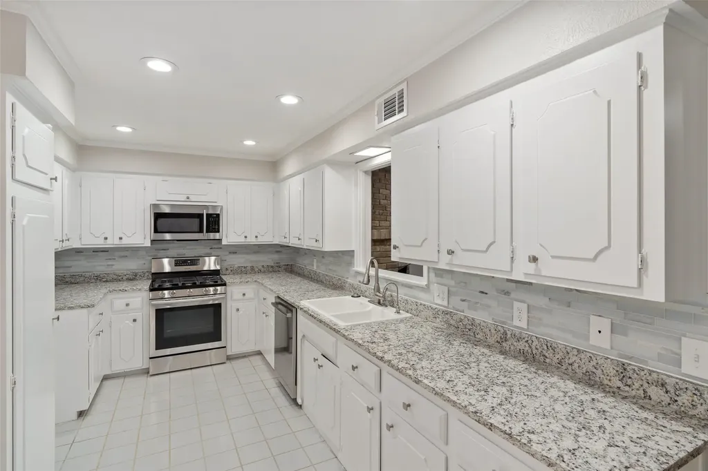 4355 Harvest Hill Road Dallas TX 75244