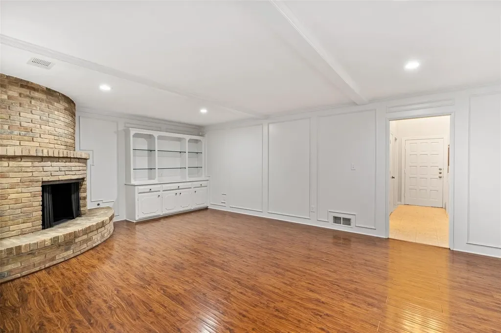 4355 Harvest Hill Road Dallas TX 75244
