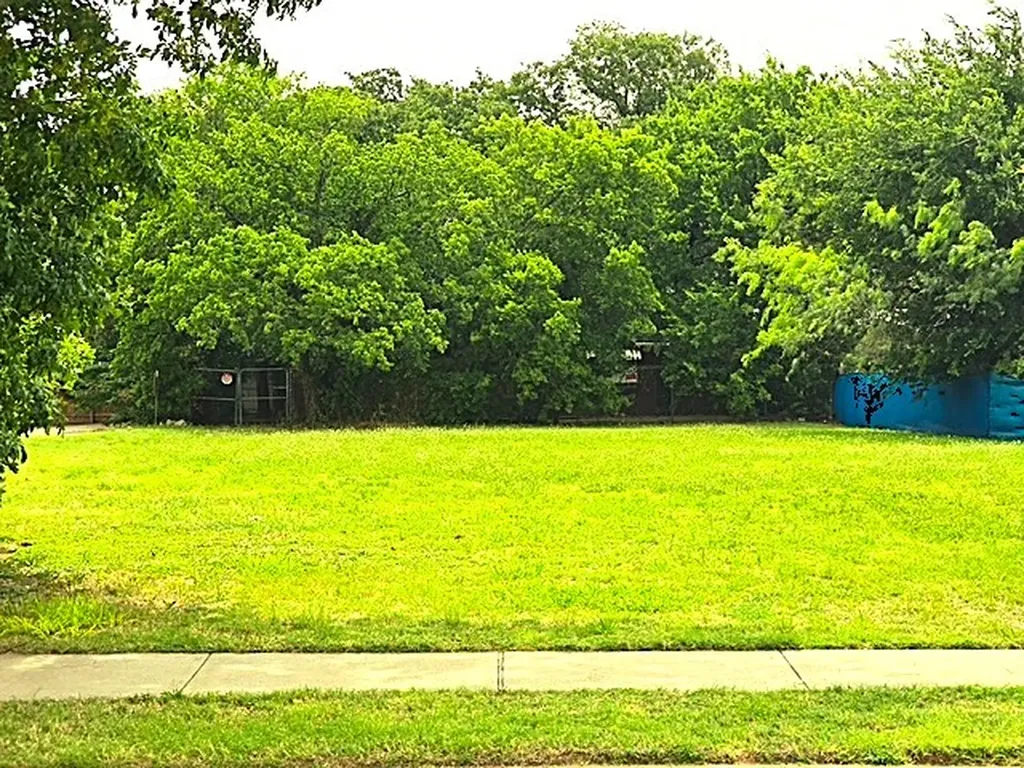 900 Luke Street Irving TX 75061