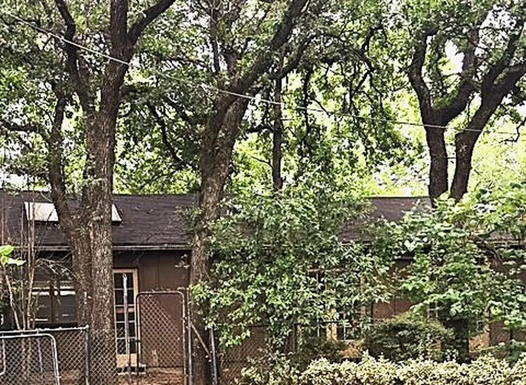 900 Luke Street Irving TX 75061