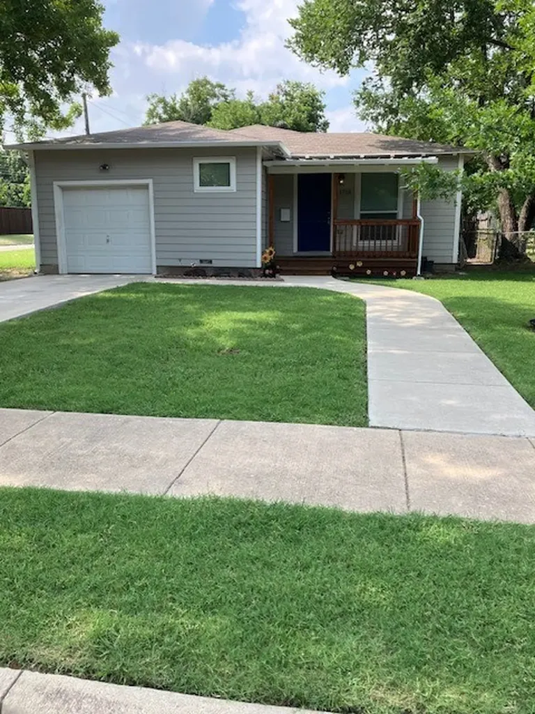 1718 NW Dallas Street Grand Prairie TX 75050