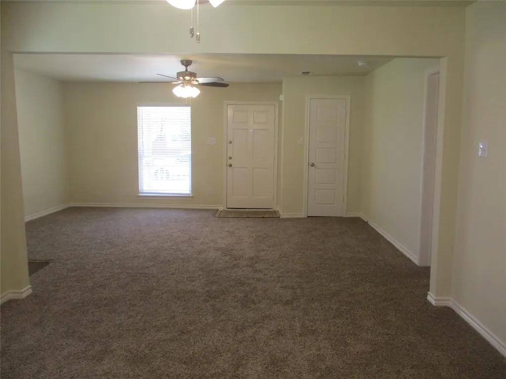 1718 NW Dallas Street Grand Prairie TX 75050