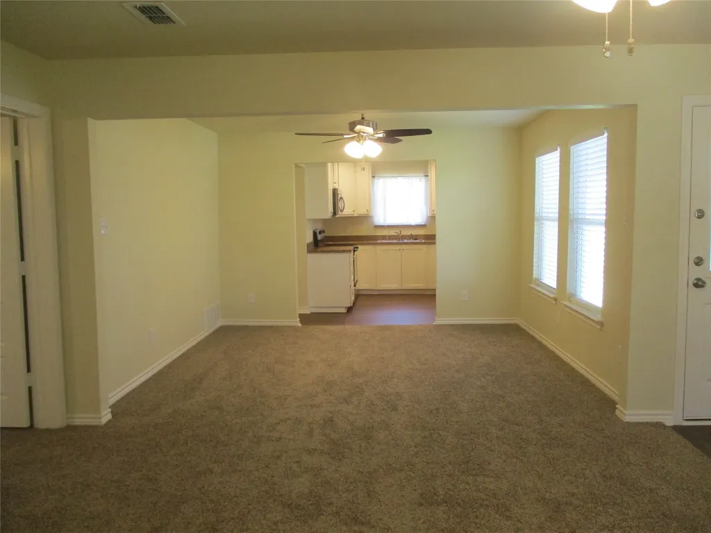 1718 NW Dallas Street Grand Prairie TX 75050
