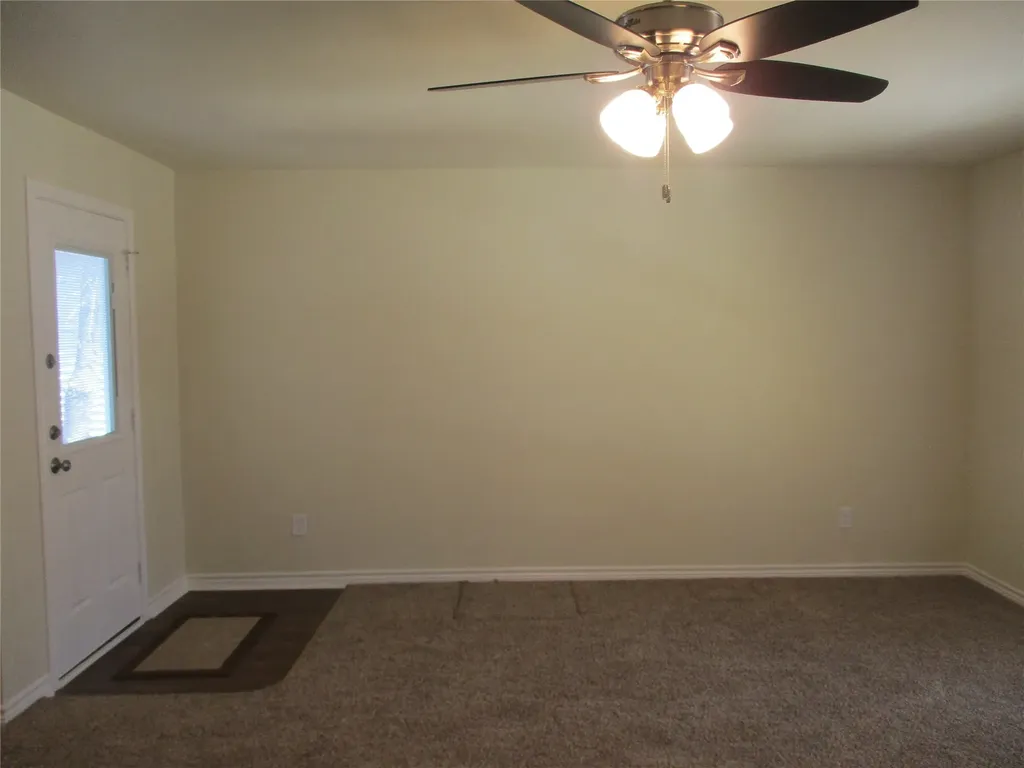 1718 NW Dallas Street Grand Prairie TX 75050